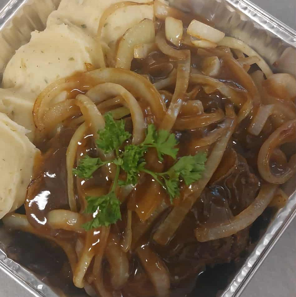 Steak haché, oignons rotis et patates pilées 1 kilo