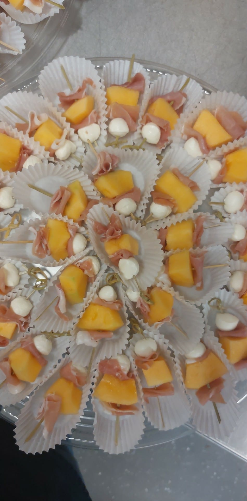 BROCHETTES PROSCIUTTO CANTALOUP BOCCONCINIS 30 unités