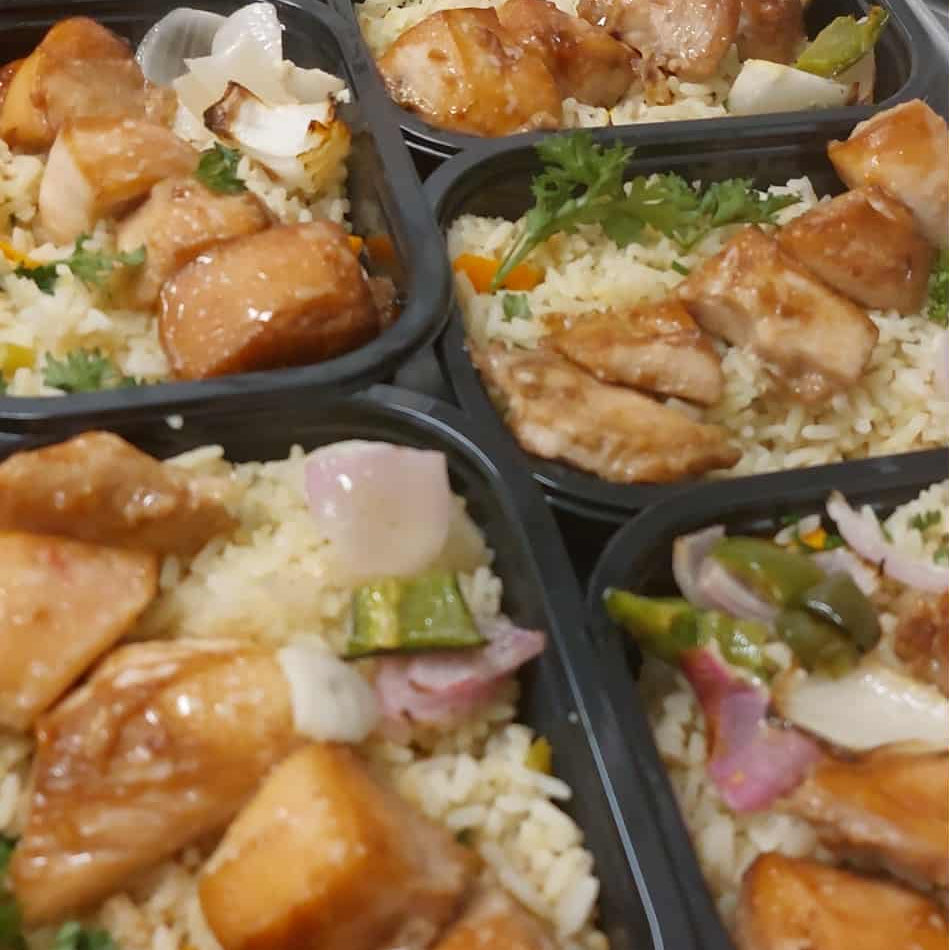 Poulet miel et ail, riz grecque 375 gr