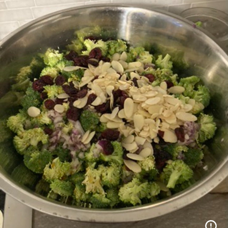SALADE DE BROCOLI 20 A 25 PERSONNES
