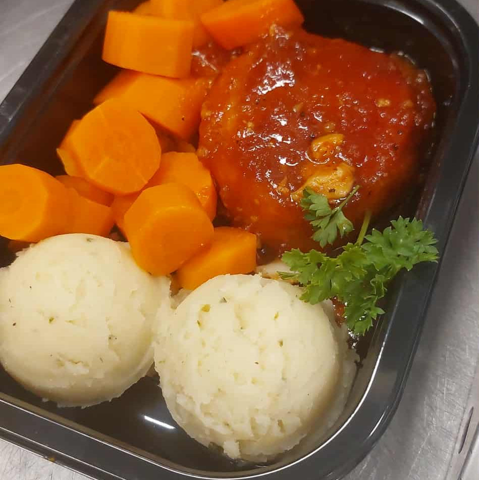 Tournedos sauce bbq sucré , patates pilées 350 gr